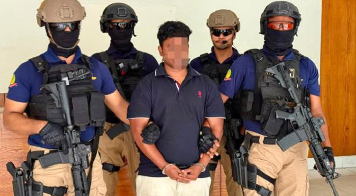 এনবিআর সার্ভারে হ্যাকিং করে মদ-সিগারেট খালাসের চেষ্টা, বিমানবন্দরে গ্রেপ্তার চক্রের ‘আইটি বিশেষজ্ঞ’ সেজান