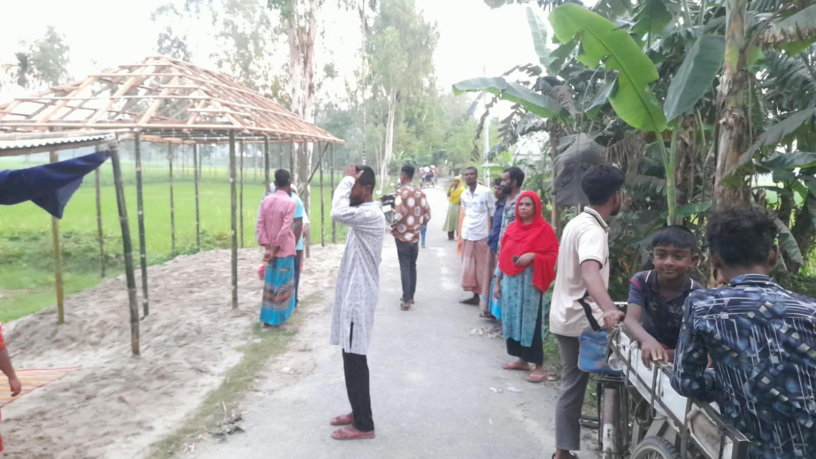 গাবতলীতে জমি বিক্রির পর দলিল রেজিস্ট্রিতে টালবাহানার অভিযোগ, বাড়ি নির্মাণে বাধা