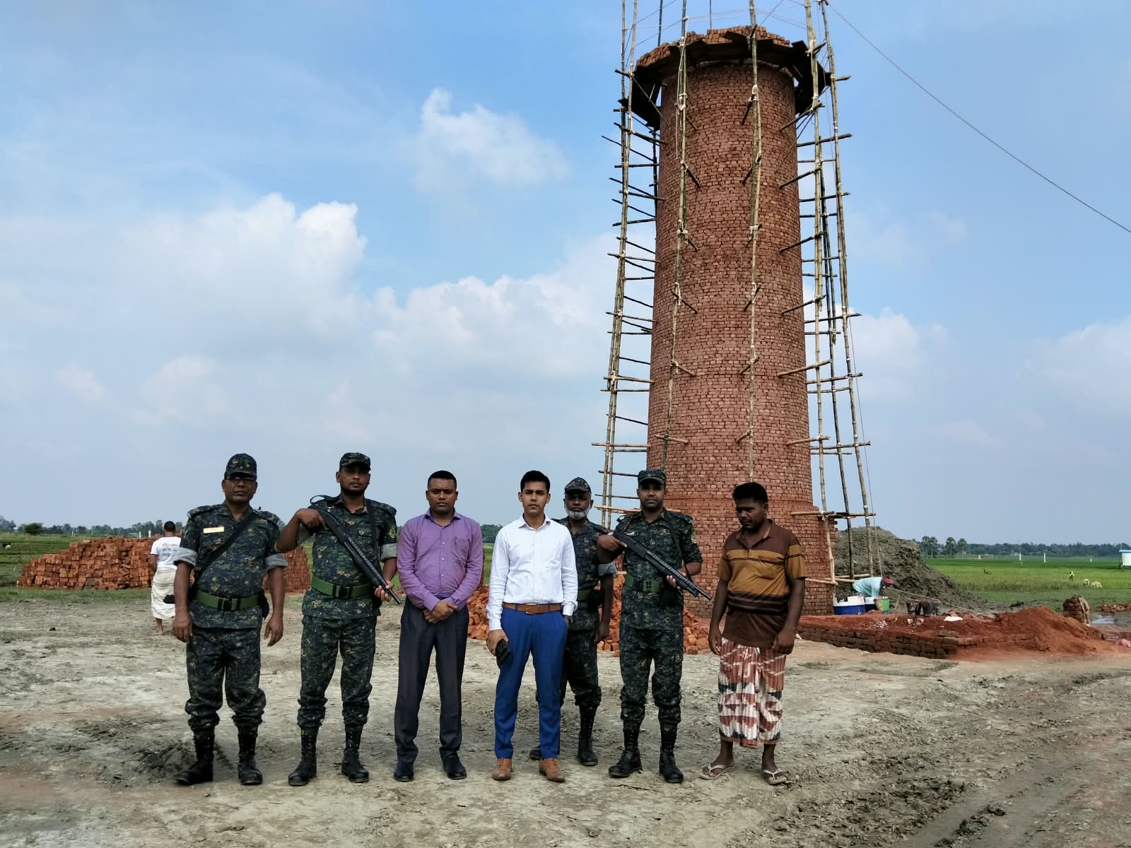 সাপাহারে কৃষিজমিতে অবৈধ ইটভাটা স্থাপন, মোবাইল কোর্টে লাখ টাকা জরিমানা
