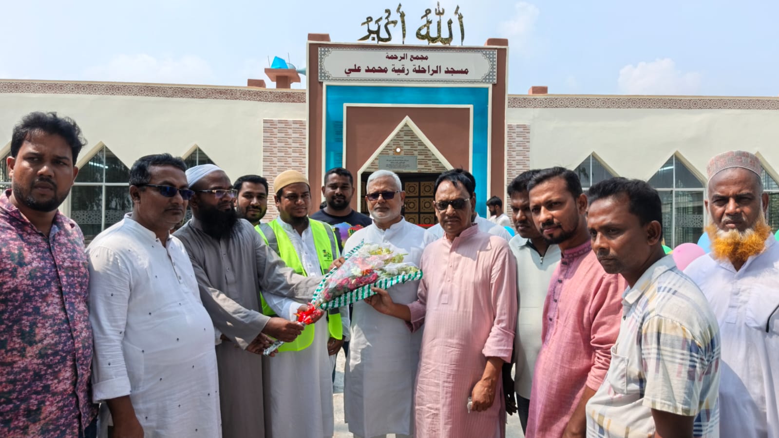 বীরগঞ্জে সংযুক্ত আরব আমিরাতের অর্থায়নে নির্মিত মসজিদের উদ্বোধন