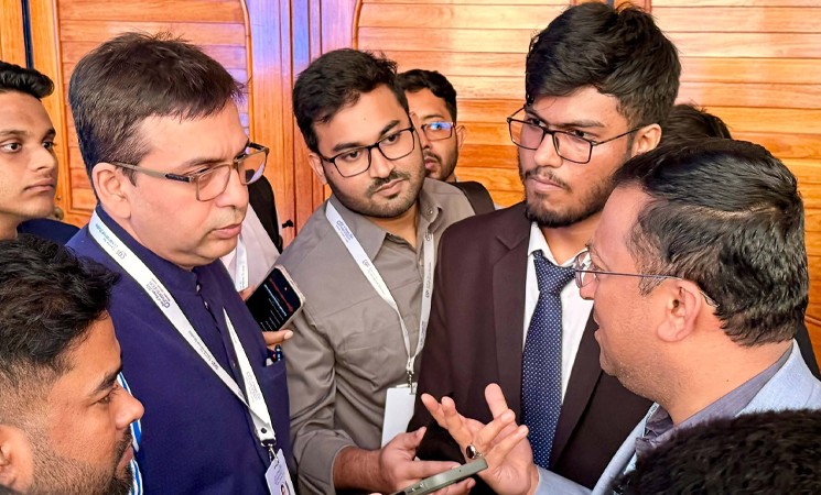 তারেক রহমানের ভারত সফরের পথে বড় চ্যালেঞ্জ শেখ হাসিনা ও আওয়ামী লীগের তৎপরতা: হুমায়ুন কবির