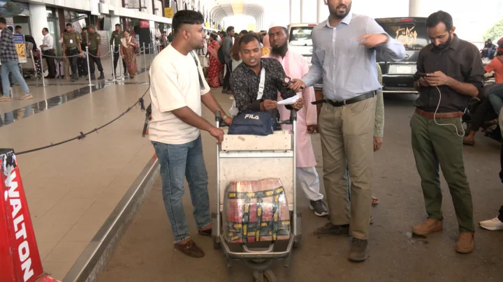 রিয়াদ বিমানবন্দরে হামলার খবরে ঢাকায় ফ্লাইট বাতিল, ভোগান্তিতে প্রবাসীরা