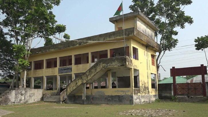 মোংলায় ৭১ প্রাথমিক বিদ্যালয়ের ৫৪টিতেই নেই স্থায়ী প্রধান শিক্ষক