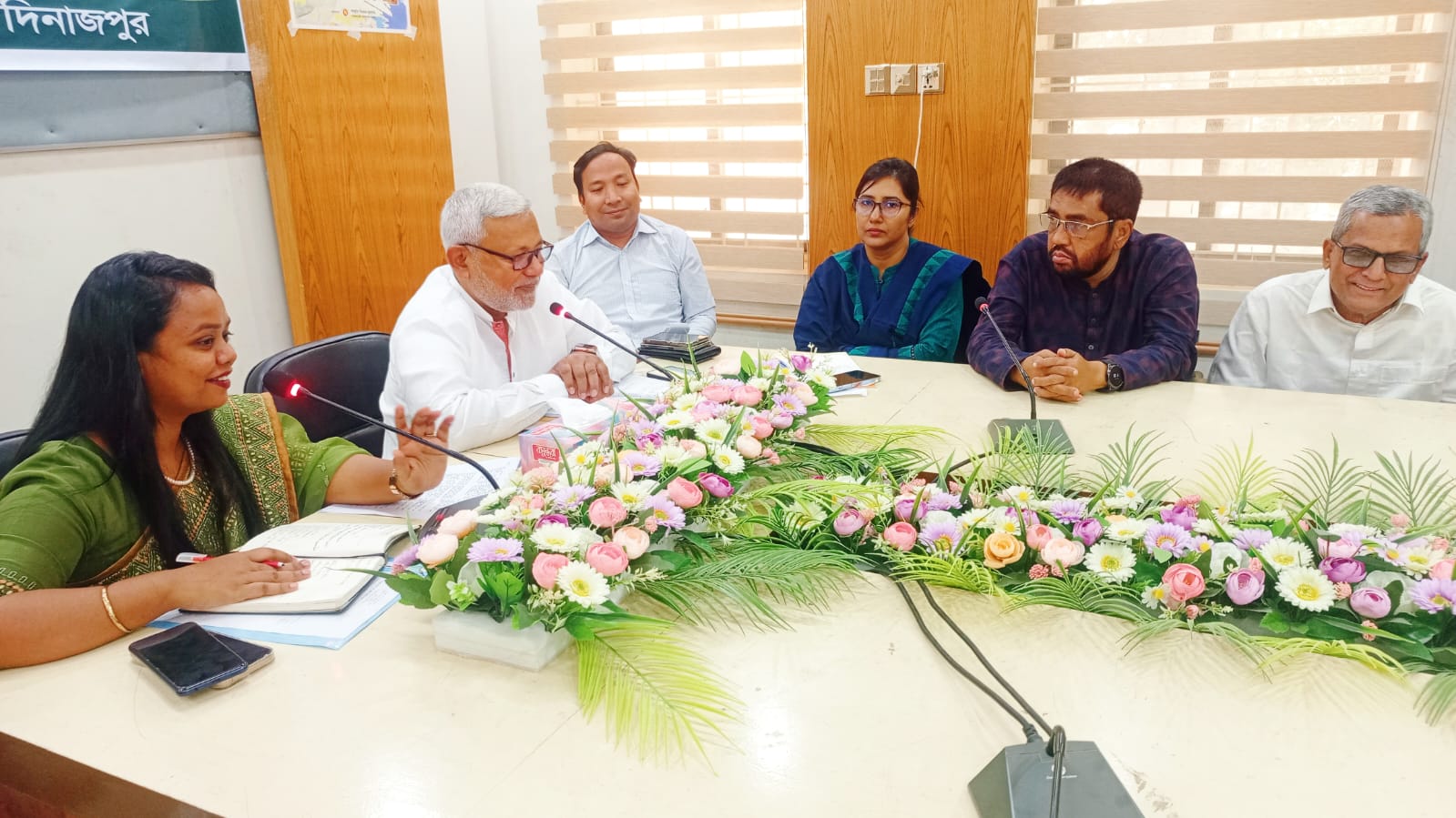 বীরগঞ্জে আইন-শৃঙ্খলা কমিটির মাসিক সভা অনুষ্ঠিত