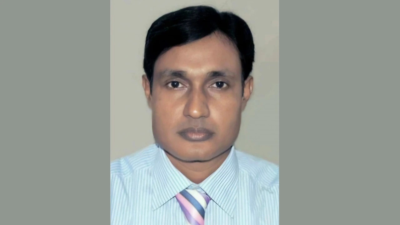 প্রধানমন্ত্রীর সঙ্গে সাক্ষাতের সময় প্রটোকল বিতর্ক, স্ট্যান্ড রিলিজ রাজশাহীর বিভাগীয় কমিশনার