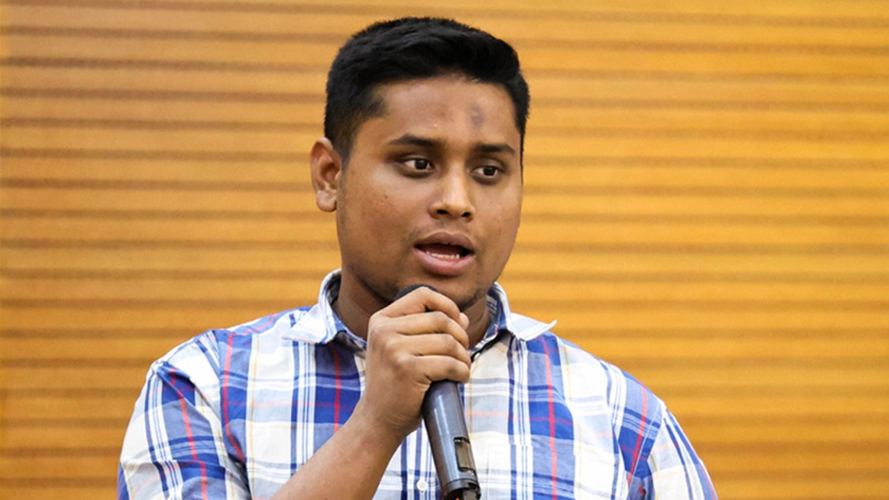 ‘সব নিয়োগে নিয়ন্ত্রণ প্রতিষ্ঠা করতে চাইছে বিএনপি সরকার’: হাসনাত আব্দুল্লাহ