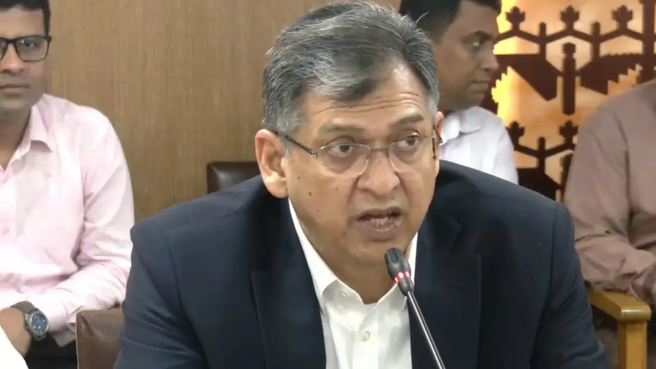 সাংবাদিক গ্রেপ্তারে আগে আদালতের অনুমতির প্রস্তাব, সাইবার সুরক্ষা আইনে সেভিং ক্লজ