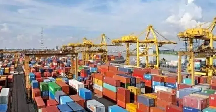 চট্টগ্রাম বন্দরে ১৭.৫ টন তামাক ও স্ক্র্যাপ পেপারের চালান আটক