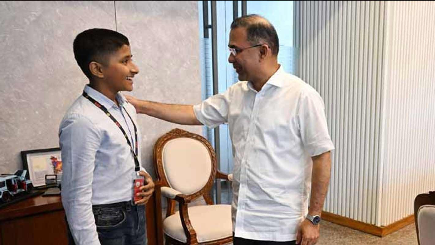 হাসির আড়ালে বেদনা, তাহসিনের পাশে প্রধানমন্ত্রী তারেক রহমান
