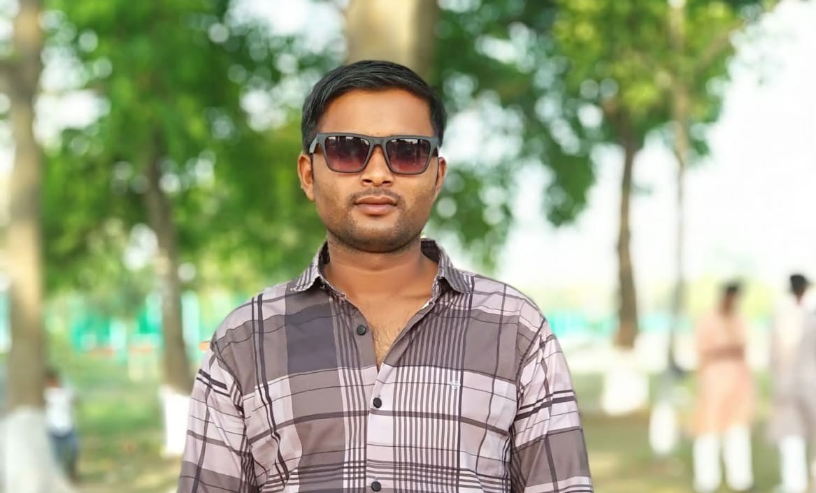 সাপাহারে আমবাগান থেকে গ্রাম পুলিশের ঝুলন্ত মরদেহ উদ্ধার