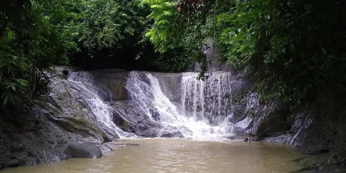 অতিবৃষ্টির ঝুঁকিতে মিরসরাইয়ের সব পাহাড়ি ঝরনায় ৩ দিনের জন্য পর্যটক প্রবেশ নিষিদ্ধ