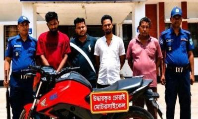 ঠাকুরগাঁওয়ে চোরাই মোটরসাইকেল উদ্ধার, চক্রের ৫ সদস্য গ্রেপ্তার