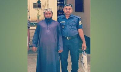 সাপাহারে মাদ্রাসাছাত্রীকে যৌন নিপীড়নের চেষ্টার অভিযোগে শিক্ষক গ্রেপ্তার