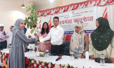 পাঁচবিবিতে জিপিএ-৫ প্রাপ্ত ৯৯ কৃতি শিক্ষার্থীকে সংবর্ধনা