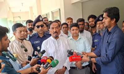 দেশের অধিকাংশ সরকারি কর্মকর্তা চোর: স্পিকার হাফিজ উদ্দিন