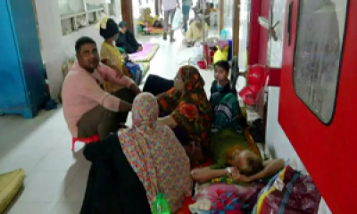 নাটোরে ডায়রিয়ার প্রকোপ, ৩ দিনে ১৫০ রোগী; মেঝেতে চলছে চিকিৎসা
