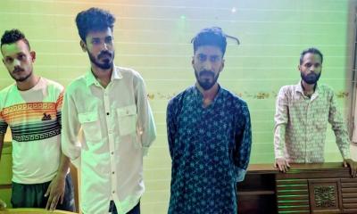 বাকৃবির গেস্ট হাউসে পুলিশের অভিযান, ইয়াবাসহ আটক ৪