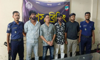 যশোরে গ্রেপ্তার চট্টগ্রামের শীর্ষ সন্ত্রাসী ‘ডেভিড ইমন’, সঙ্গে আটক ৩ সহযোগী