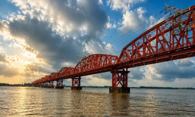 ঈশ্বরদীতে হার্ডিঞ্জ ব্রিজের পিলারে পিকনিকের নৌকার ধাক্কা, নিখোঁজ ১