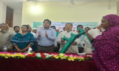 সিংড়ায় জামতলী-বামিহাল রাস্তা প্রশস্তকরণ  কাজের উদ্বোধন করলেন এমপি আনু