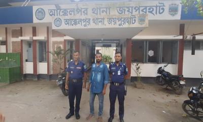 জয়পুরহাটের তিলেকপুরে চাঁদা না দেওয়ায় ব্যবসা প্রতিষ্ঠানে,  বাড়িতে হামলা ও লুটপাট
