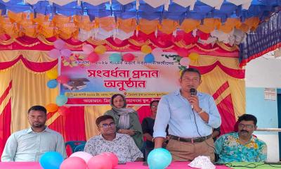 বীরগঞ্জে ক্রিসেন্ট ইন্টারন্যাশনাল স্কুলে শিক্ষার্থীদের সংবর্ধনা অনুষ্ঠিত হয়েছে