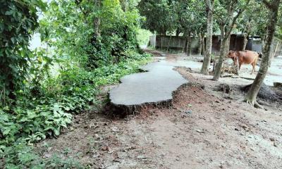 গাইবান্ধায় আইডি না থাকার অজুহাতে ১৮ বছরেও একটি সড়কের সংস্কার হয়নি