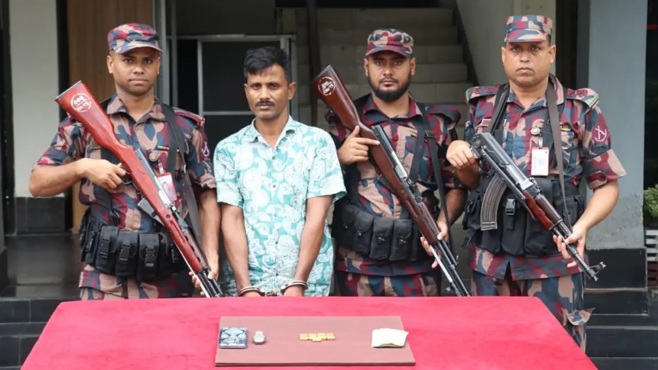 যশোরে ১ কোটি ৪০ লাখ টাকার স্বর্ণের বারসহ চোরাচালানকারী আটক